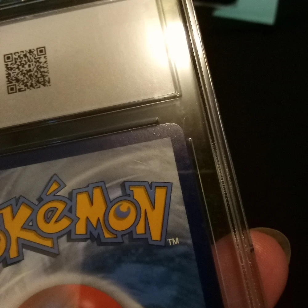 Pokemon 2020 Aegislash V #126/185 Vivid Voltage Holo CGC 8 Near Mint/Mint